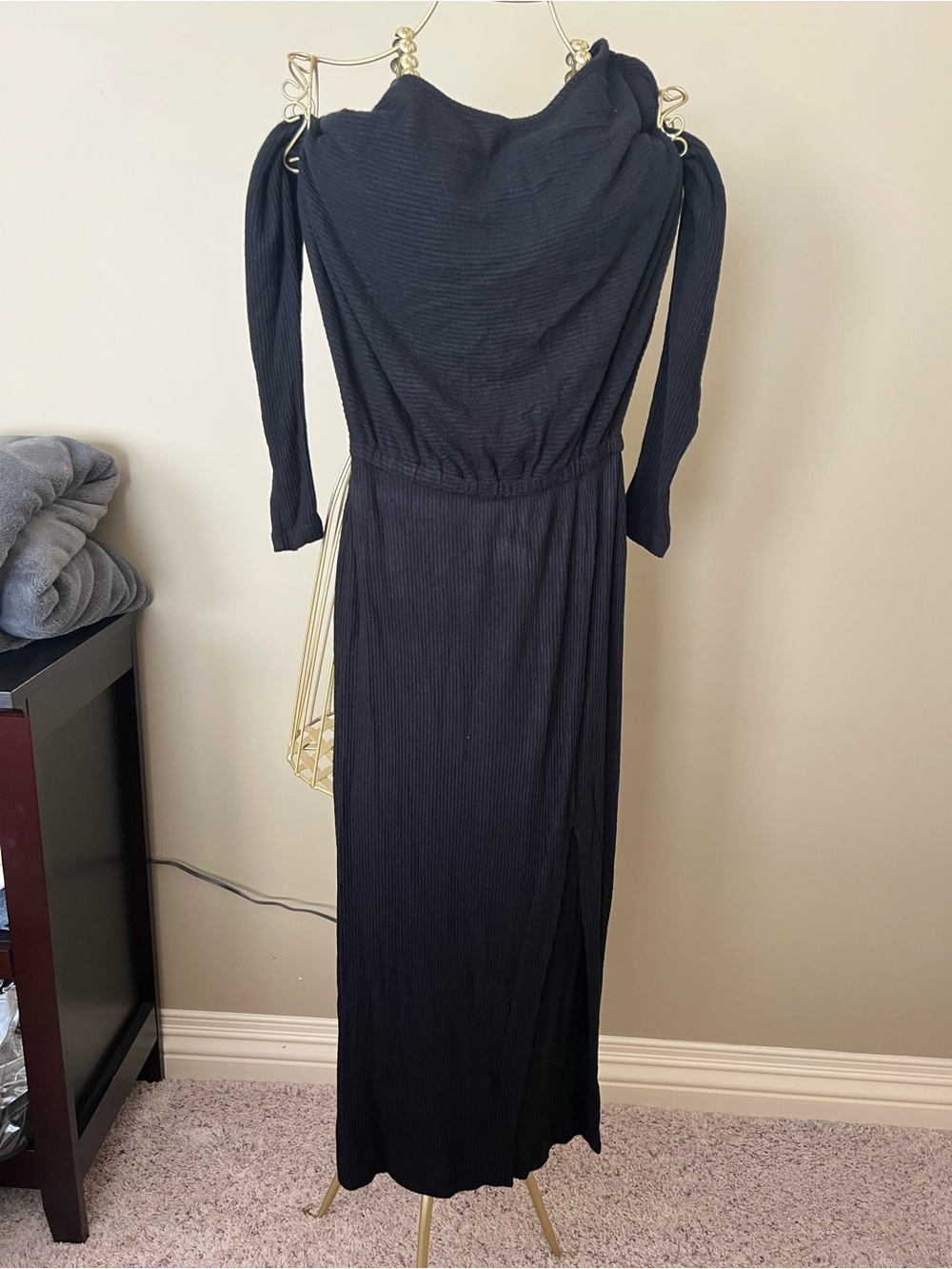 Women's Black Long Sleeve Maxi Dress - Elegant Ribbed Design